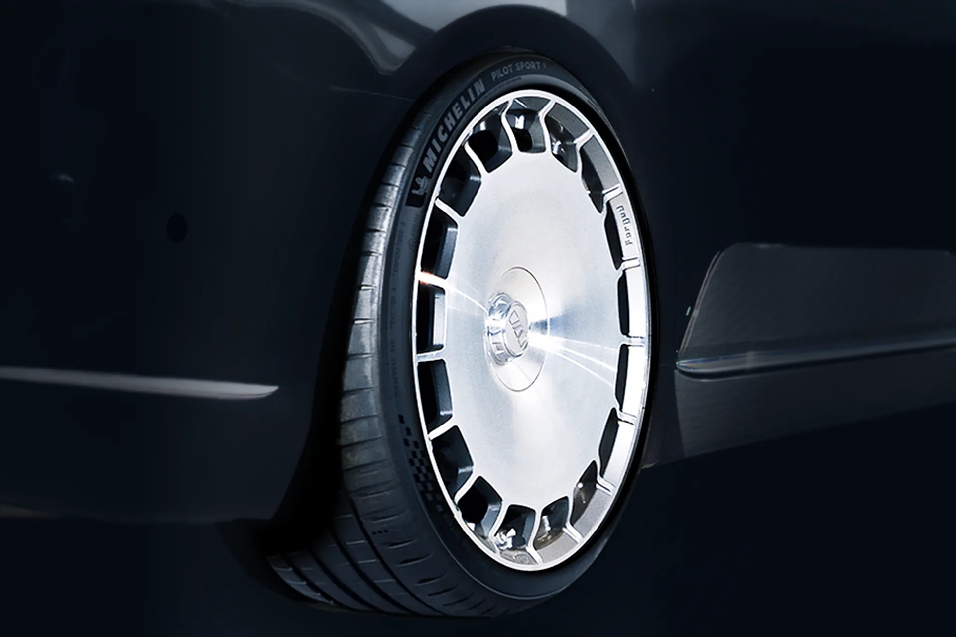 IMSA FR1 Felge in erster Ansicht mit Silver-Diamond-Glossy Finish
